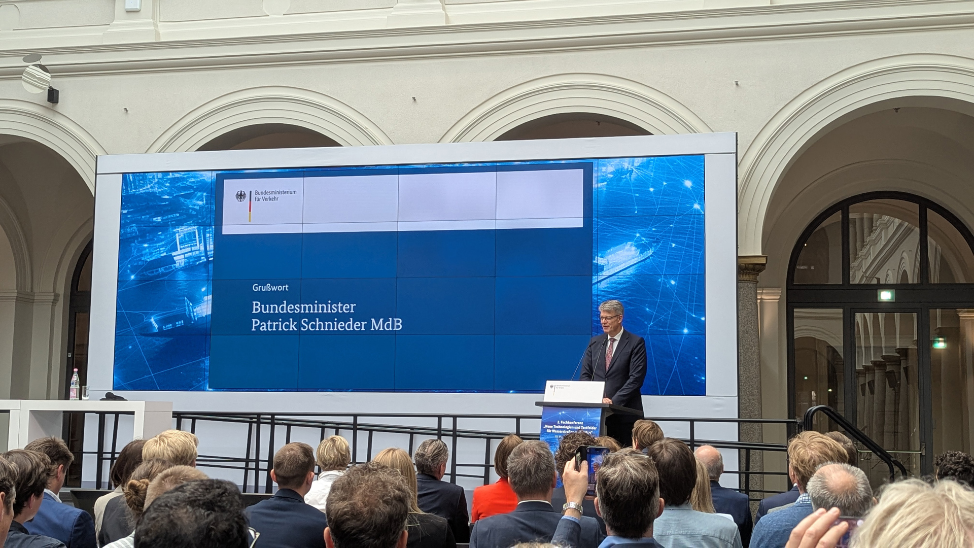 Bundesverkehrsminister Patrick Schnieder während der Eröffnungsrede.