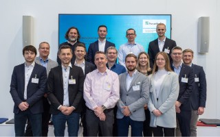 Gruppenbild der Abschlussveranstaltung »Innovationslabor für Batterie-Logistik in der E-Mobilität«